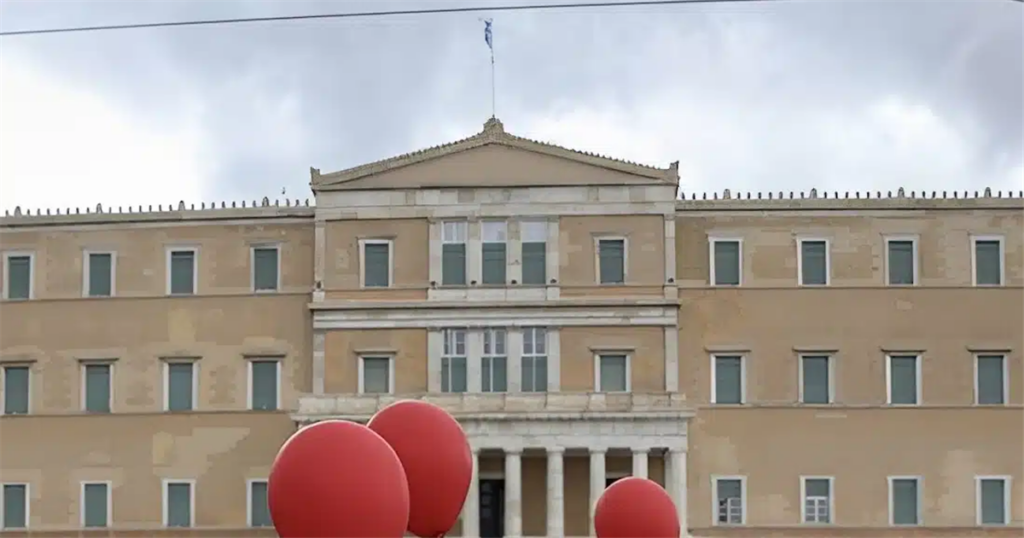 Χάος στη χώρα: Όλοι οι κλάδοι στην απεργία της ΑΔΕΔΥ για τα Τέμπη – Κλειστό το κέντρο.