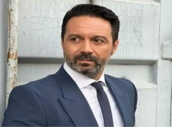 Γιώργος Κακούσης: Η ζωή και η καριέρα του δημοσιογράφου της ΕΡΤ που βρίσκεται στο επίκεντρο της υπόθεσης Παναγόπουλου – Τα μυστικά των δύο γάμων του.