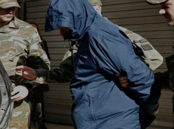 «Σκάνδαλο προδοσίας: Αποκάλυπτε κρατικά μυστικά για χιλιάδες γουάν – Απειλή αφαίρεσης ιθαγένειας για σμήναρχο-κατασκόπο»