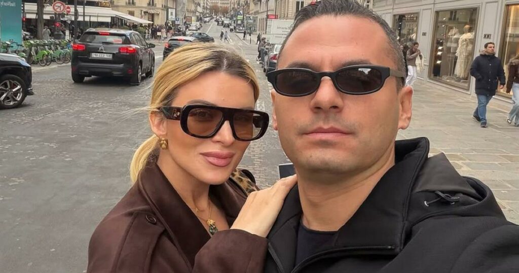 Ειδυλλιακή Απόδραση: Καινούργιου και Κουτσουμπής σε Πολυτελές Ξενοδοχείο στην Αρκαδία – Ανακαλύψτε το Κόστος της Μοναδικής Διαμονής!