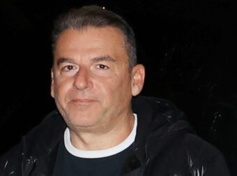 Γιώργος Λιάγκας: Ξεκίνησε την Καθαρά Δευτέρα με μια δροσιστική βουτιά στη θάλασσα (Βίντεο)