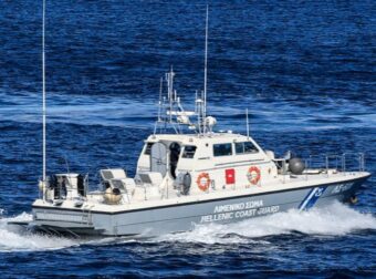 Δραματικό ναυάγιο ανοιχτά της νότιας Κρήτης: Απώλειες ζωών και αγωνιώδης αναζήτηση για 25 αγνοούμενους.