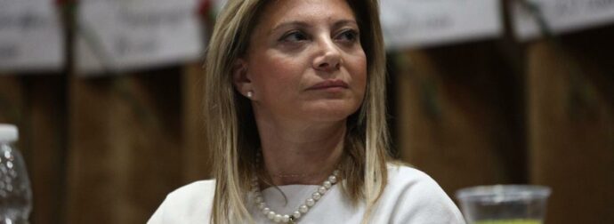 Το καταστροφικό σφάλμα που απειλεί την πολιτική πορεία της Μαρίας Καρυστιανού.