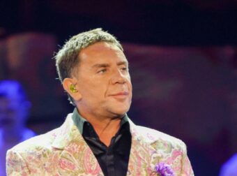 Μαζωνάκης: Ο γιατρός αποκαλύπτει την υγεία του πριν το κρίσιμο χειρουργείο.