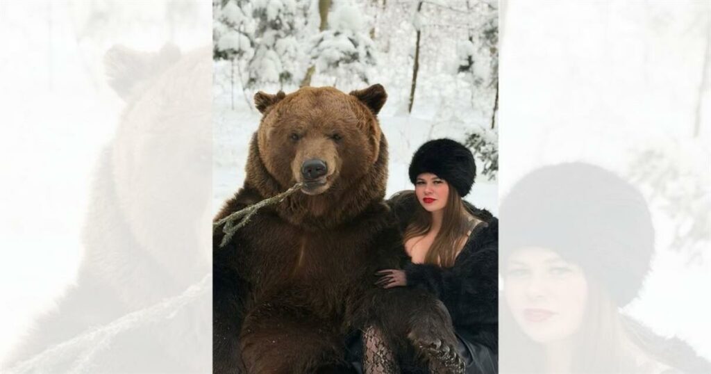 Ανατρεπτική τάση: Ποζάρουν με αρκούδες για τα πολυπόθητα likes! Ανακαλύψτε τι άλλο θα σκαρφιστούν.