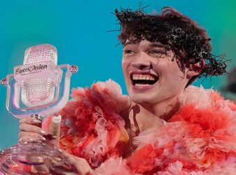 Nemo: Το τρόπαιο της Eurovision επέστρεψε κατεστραμμένο και τυλιγμένο σε χαρτί υγείας!