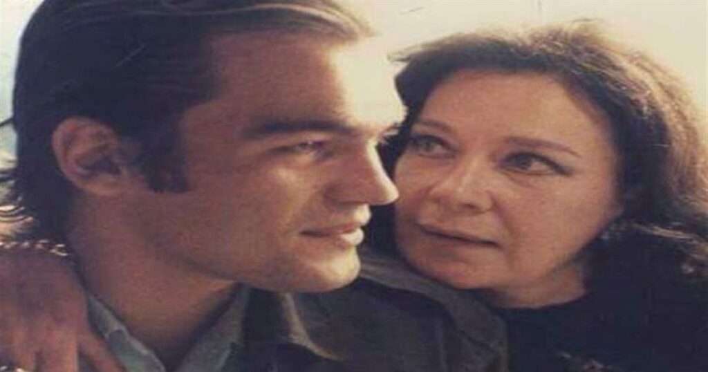 Αποκαλύπτεται το Συγκλονιστικό Τελευταίο Βίντεο της Τζένης Καρέζη: Μια Βαθιά Προσωπική Στιγμή στο Σαλόνι της στα Ιλίσια!