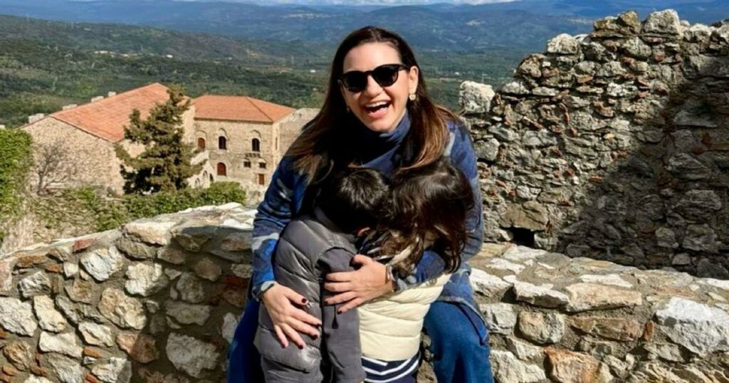 Όλγα Κεφαλογιάννη: Οικογενειακή εκδρομή στον Μυστρά με τα δίδυμά της – «Η οικογένειά μας, το ασφαλές μας λιμάνι».