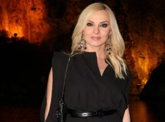 Πέγκυ Ζήνα: Η Αληθινή Προσωπικότητα της Κόρης της και οι Φιλικές Αντιπαραθέσεις τους