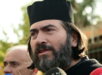 Καταδίκη του πατέρα Αντώνιου για κακοποίηση και αμέλεια ανηλίκων στην Κιβωτό του Κόσμου: Αποκαλυπτικές λεπτομέρειες.