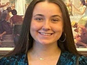 “Έκανε 6000 χιλιόμετρα για να γνωρίσει τον έρωτα του διαδικτύου, αλλά η συνάντηση κατέληξε σε τραγωδία με 90 μαχαιριές”