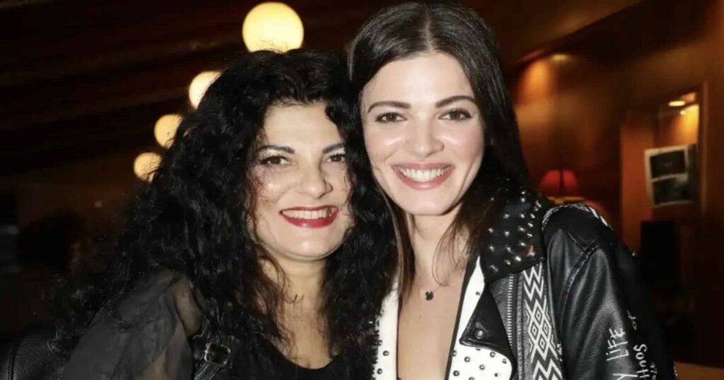 Μαμά και κόρη στη σκηνή: Τάνια Τρύπη και Τζένη Καζάκου ενώνουν τις δυνάμεις τους για πρώτη φορά στο θέατρο!