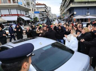Θριαμβευτική Έξοδος του Ιδιοκτήτη της Βιολάντα από τα Δικαστήρια με Ζεστά Χειροκροτήματα των Εργαζομένων!