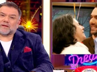 Συγκινήθηκε ζωντανά στο The 2night Show ο Αρναούτογλου: Η συγκλονιστική στιγμή με το βίντεο της μητέρας του – «Παρακαλάς να φύγει για να αναπαυτεί».