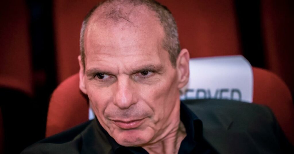 Γιάνης Βαρουφάκης: Αντιμέτωπος με δίκη τον Δεκέμβριο για τις αμφιλεγόμενες δηλώσεις του περί φούντας και ecstasy.