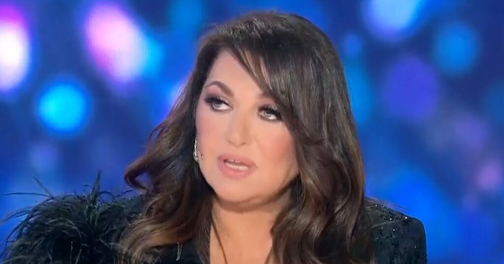 J2US: Η Καίτη Γαρμπή «έριξε κεραυνό» – «Εδώ δεν βρισκόμαστε τυχαία!»