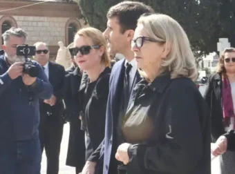 Η Λένα Παπαληγούρα αγγίζει τις καρδιές: «Ο πατέρας μου αναχώρησε ήρεμος, έχοντας δίπλα του τη σύντροφο του – Η σημαντικότητα της ανακουφιστικής φροντίδας»