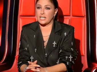 Έλενα Παπαρίζου: Η θριαμβευτική επιστροφή στη σκηνή μετά την υγεία της – Με νέο στιλ και αγνώριστη η αγαπημένη τραγουδίστρια.