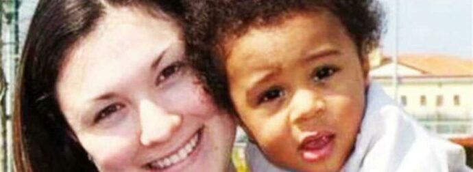 Η απρόσμενη εξήγηση – Πώς τον έπεισε όταν το παιδί τους γεννήθηκε με σκούρο δέρμα.