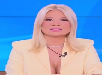 Η Φαίη Σκορδά αποκαλύπτει κάτι σημαντικό για Κατερίνα Καραβάτου και Χρήστο Φερεντίνο: «Πρέπει να το μοιραστώ!».