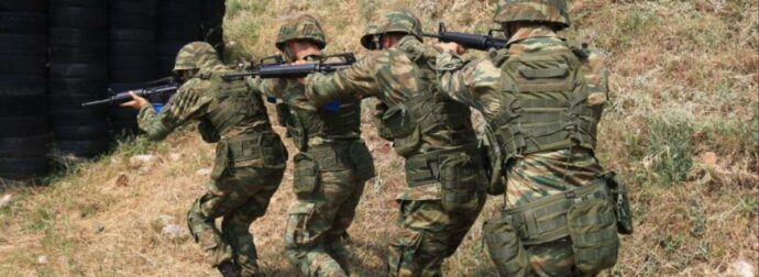 Ποιους Ζητά Πρώτους η Επιστράτευση στην Ελλάδα: Πώς Ειδοποιείσαι και Ποιες Είναι οι Καθοριστικές Ηλικίες Σύμφωνα με τον Νόμο.