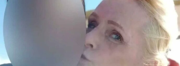 Ο έρωτας χωρίς σύνορα: Η 61χρονη που ακολούθησε την καρδιά της στην Αίγυπτο και βρέθηκε αντιμέτωπη με χρέη.