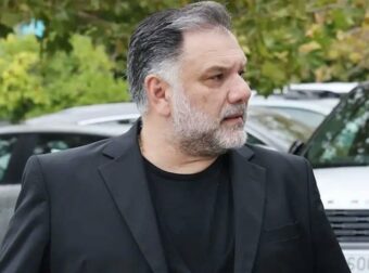 Ο Γρηγόρης Αρναούτογλου στο επίκεντρο για τη στρατιωτική παρέλαση στο Σύνταγμα – «Μαγνητίζει τα βλέμματα όλου του πλανήτη…».