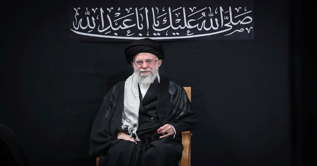 Ποιος αποκάλυψε τα μυστικά του Χαμενεΐ; Πώς οι πράκτορες της Μοσάντ κατέγραψαν κάθε κίνηση του ανώτατου Ιρανού ηγέτη.