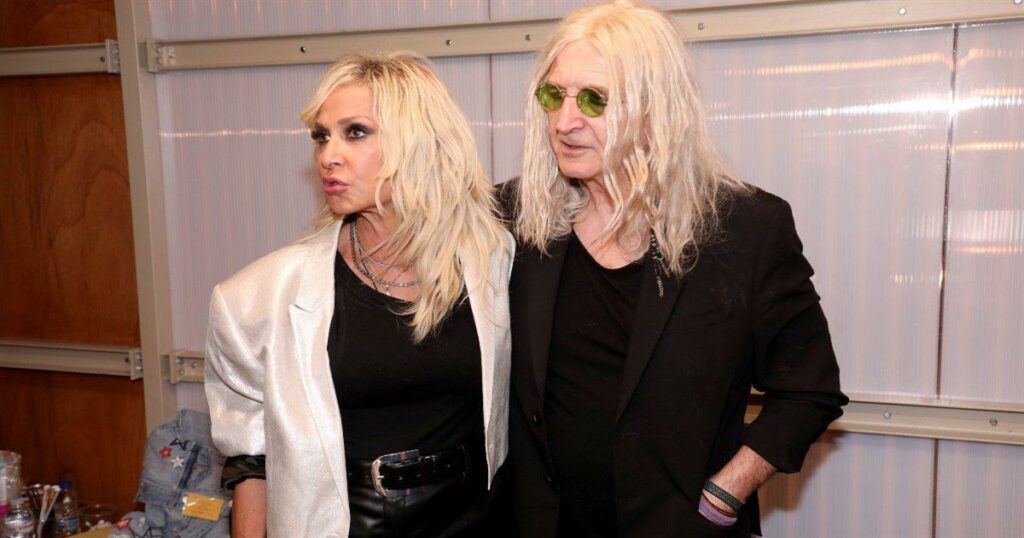 Νίκος Καρβέλας: Έντονες Αντιδράσεις για το Προκλητικό Νέο Τραγούδι του για τις Γυναίκες