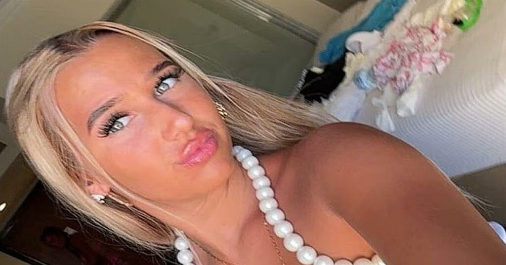 Σοκ: 17χρονη ανακαλύφθηκε νεκρή με μαχαιριές στην άκρη του δρόμου.