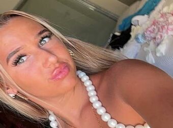 Σοκ: 17χρονη ανακαλύφθηκε νεκρή με μαχαιριές στην άκρη του δρόμου.