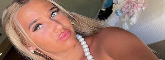 Σοκ: 17χρονη ανακαλύφθηκε νεκρή με μαχαιριές στην άκρη του δρόμου.