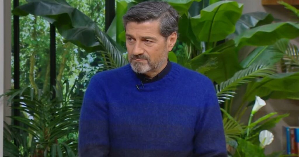 Κώστας Φαλελάκης: «Η δημοφιλία μου ως ΛΟΑΤΚΙ άτομο ξεπερνά την πορεία μου στην υποκριτική»