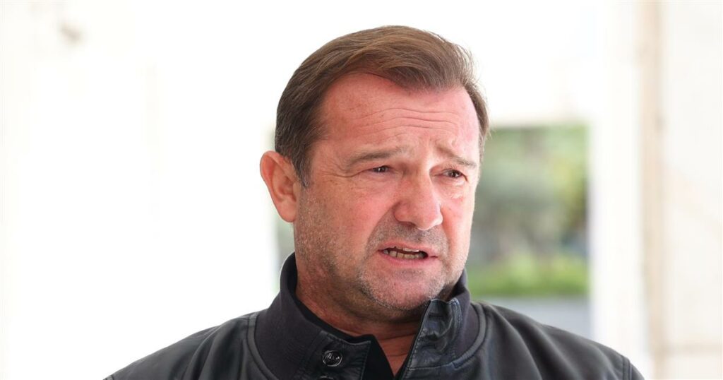 Οργισμένος Νίκος Πλακιάς: «Καμία ανοχή σε όσους προσπαθήσουν να προσβάλλουν τη μνήμη των παιδιών μου – Θα αντιδράσω σφοδρά».