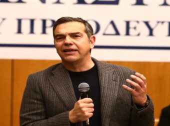 Αλέξης Τσίπρας: «Ο Κυριάκος Μητσοτάκης ως “διασκεδαστής” του Τραμπ – Μια κυβέρνηση χωρίς αίσθημα ευθύνης και επικίνδυνη»