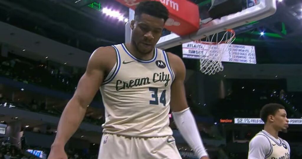 Γιάννης Αντετοκούνμπο: Δραματικές στιγμές στο ματς με τους Χοκς – Αντιμέτωπος με ποινή (Δείτε το Βίντεο)