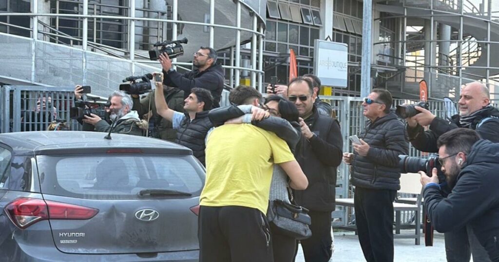 Η Μαγική Επιστροφή: Η Ομάδα Μπάσκετ του Άρη Ξεπέρασε τις Εφιαλτικές Στιγμές στο Άμπου Ντάμπι για να Φτάσει στη Θεσσαλονίκη