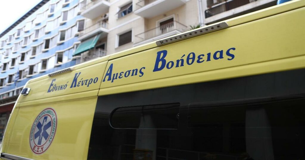 Τραγωδία στον Πειραιά: Θάνατος 17χρονης μετά από πτώση από τον 5ο όροφο.