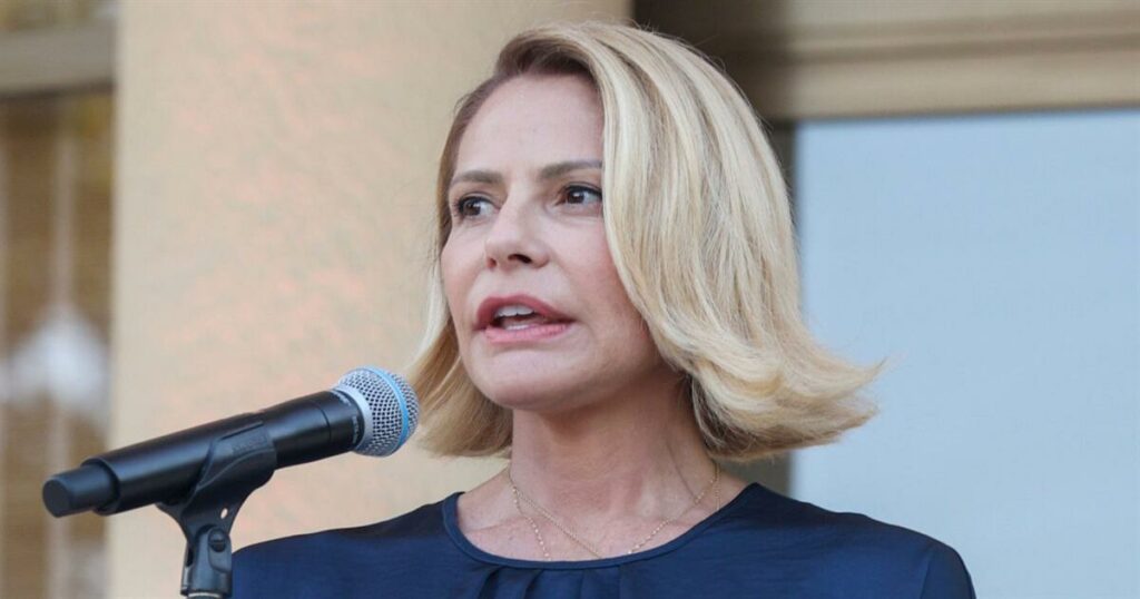 Τζένη Μπαλατσινού: «Ανεξάρτητη και με τη δική μου πορεία – Δεν είμαι απλώς η γυναίκα του υπουργού»