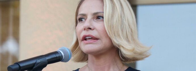 Τζένη Μπαλατσινού: «Ανεξάρτητη και με τη δική μου πορεία – Δεν είμαι απλώς η γυναίκα του υπουργού»