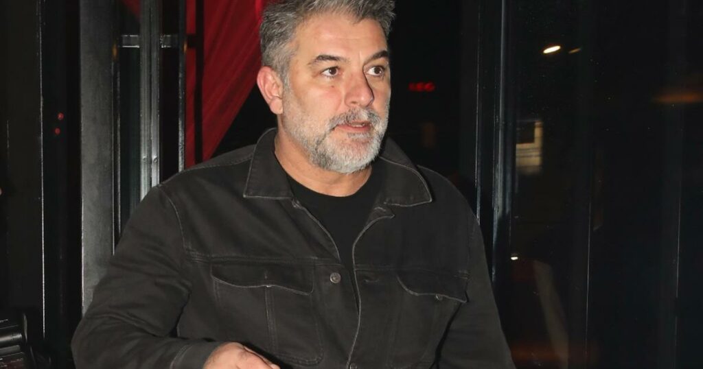 Μπισμπίκης: Η ταραχώδης νεότητα – «Περιπλανώμενος στην Αθήνα, παγιδευμένος σε ουσίες, χωρίς να τελειώσω σχολείο».