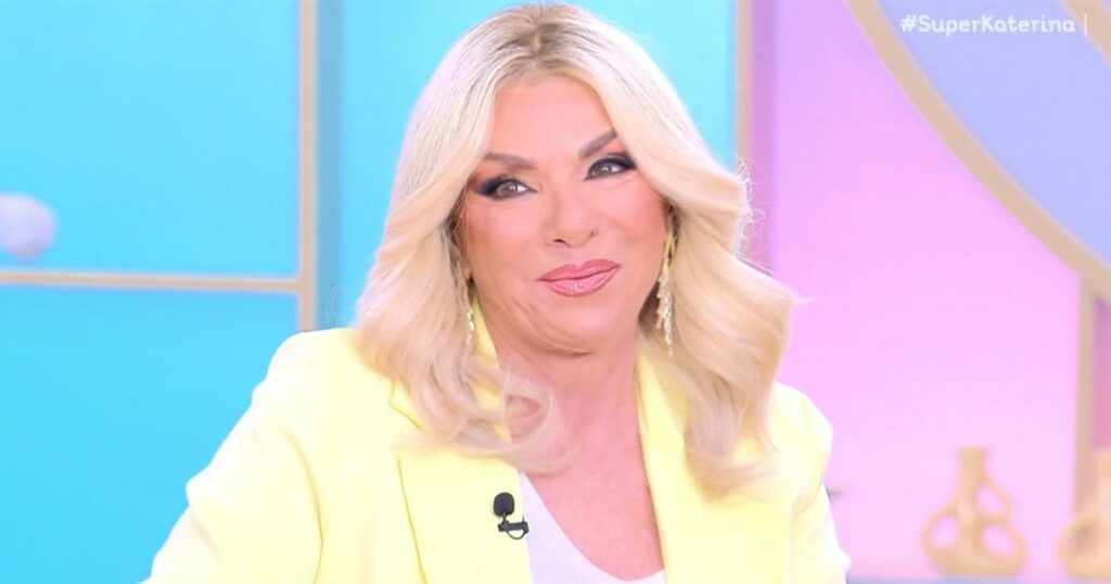 Δάφνη Μπόκοτα: Έκπληξη γενεθλίων στο Super Κατερίνα – Ο γιος της την συγκίνησε φέρνοντας την τούρτα!