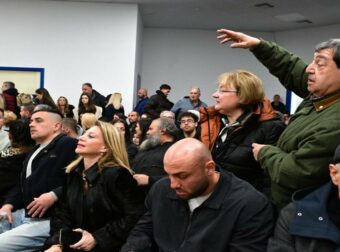 “Χάος στη δίκη των Τεμπών: Ο Άρειος Πάγος καταγγέλλει «αγανακτισμένους» που απειλούν τη δικαιοσύνη και τις ζωές δικαστών”