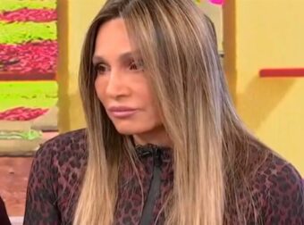 Ελένη Πετρουλάκη: Αποκαλυπτική συνέντευξη για την εμμηνόπαυση και τις προκλήσεις της ως μητέρα τεσσάρων παιδιών – «Οι επιπτώσεις στην υγεία μου»