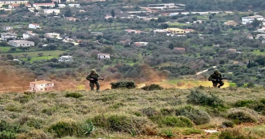 Ελληνες μιλούν για την επιστράτευση: «Το κάλεσμα του καθήκοντος» ή «Γιατί δεν έχω λόγο να πολεμήσω».