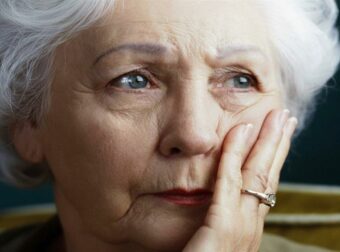 Δεν τα βρίσκουμε καθόλου με τα νέα συμπεθέρια: Πώς θα παντρέψουμε τα παιδιά μας αν δεν ταιριάζουν οι σχέσεις μας;