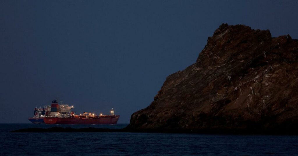 Ελληνικό πλοίο διασπά την απομόνωση στα Στενά του Ορμούζ – Πρωτοποριακή διέλευση μετά από μήνες!