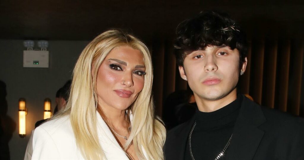 Ηλιάδη: Συγκλονιστική εξομολόγηση για τον γιο της, Μπάμπη – «Κατανοεί τις θυσίες που έχω κάνει για να τον μεγαλώσω»