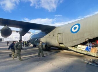 Επιστροφή στην Πατρίδα: Το C-130 Προσγειώνεται στην Ελευσίνα με 91 Διασωθέντες Έλληνες από το Άμπου Ντάμπι!