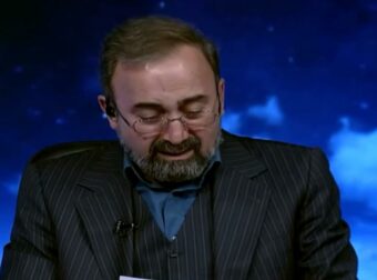 Αποκάλυψη: Η στιγμή που η κρατική τηλεόραση του Ιράν μετέδωσε τον θάνατο του Αλί Χαμενεΐ (video)